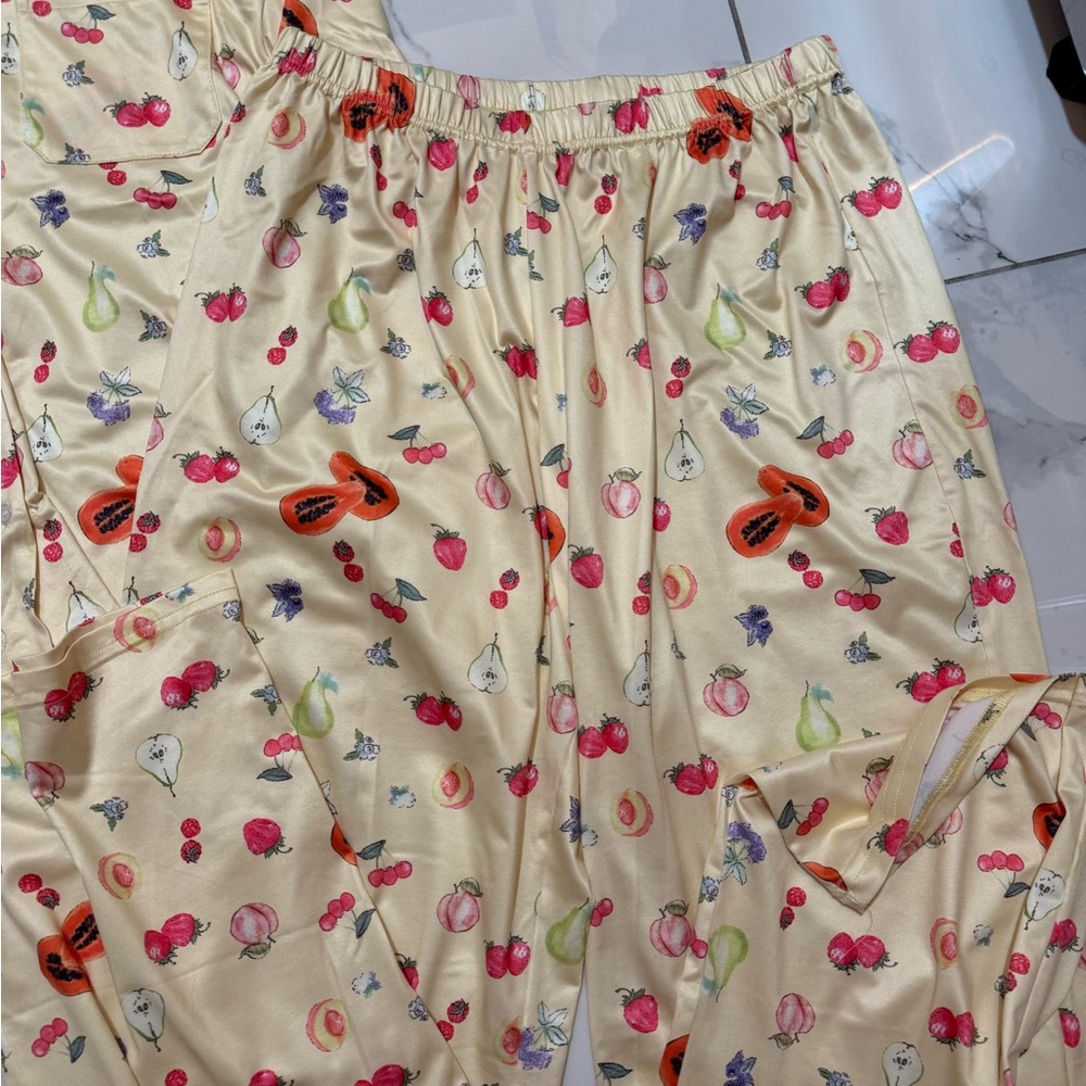 PJ set - Picture 2 of 6